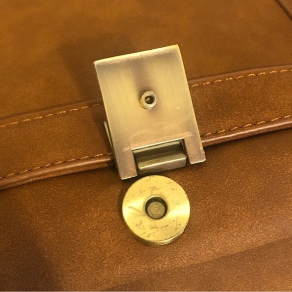 JustFab Francois Crossbody Saddle Bag - Picture 13 of 16